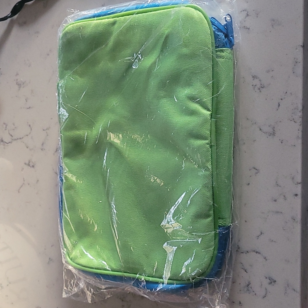 BNWT tablet case - Picture 2 of 5